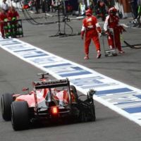 El lío con el reventón del neumático de Vettel 