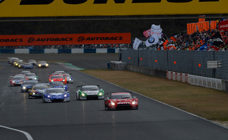 El Super GT 2013 empieza con una lucha espectacular entre Honda y Nissan y con victoria del Raybrig