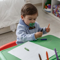Niños que van a la escuela infantil sin soltar el chupete: cómo ayudarles a dejarlo poco a poco 