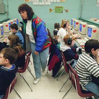 As crianças dos anos 90 trazem gravada a fogo uma nostalgia que seus filhos não vivenciarão; quando a tecnologia escolar daquela época desapareceu, levou consigo os seus sons 