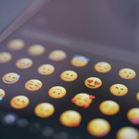 Esta es la herramienta de inteligencia artificial del Oppo Reno13 5G que te permite crear una versión digital de ti y utilizarla como un emoji 