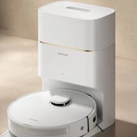 Con base de autovaciado, potencia de 13.000 Pa y con asistentes de voz: este robot aspirador es un chollo hoy