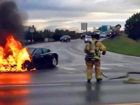 El Tesla Model S bajo investigación oficial tras los tres incendios