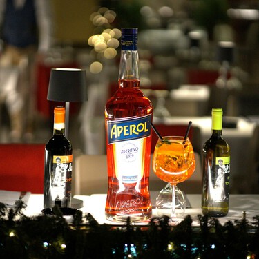 Celebramos el tardeo de San Valentín con esta botella de Aperol para preparar el clásico cóctel italiano