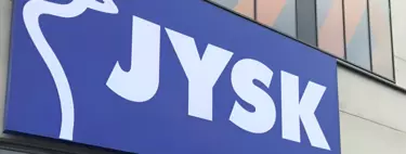 JYSK liquida la cajonera estrecha y alta ideal para dormitorios pequeños con la que ganar mucho almacenaje