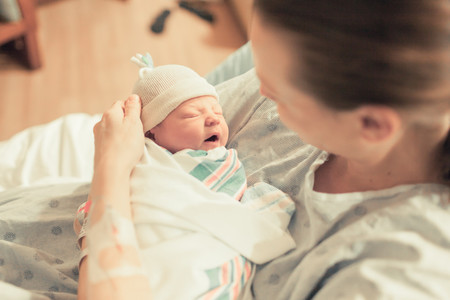 11 ideas de fotos para hacerle a tu bebé recién nacido en sus primeras horas de vida