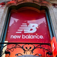 New Balance pone en jaque a Nike con su último chollo: unas zapatillas casual comodísimas y con suela de infarto 