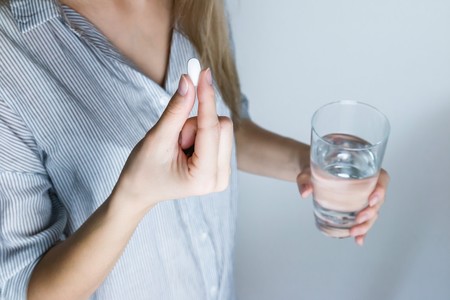Tomar ciertos antibióticos durante el primer trimestre de embarazo aumentaría el riesgo de defectos de nacimiento