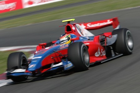 Bruno Senna logra la pole en Silverstone