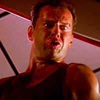 Si paras La Jungla de Cristal a las 2 horas y 5 minutos, y tienes buen oído, comprobarás que tiene algo en común con Aliens