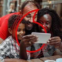 Vodafone ataca a Digi con una oferta muy agresiva: fibra y dos líneas móviles por sólo 20 euros al mes 