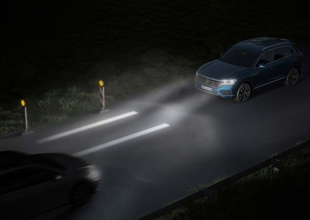 Volkswagen prepara una nueva generación de luces para desplegar mensajes en el camino