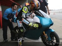 Gadea, Talmacsi y Pesek tiran fuerte bajo la lluvia