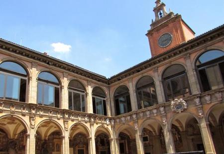Una visita al Archiginnasio de Bolonia