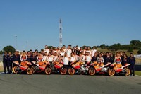 La gente que trabaja para los equipos de MotoGP