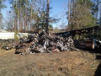 Vaciando un desguace