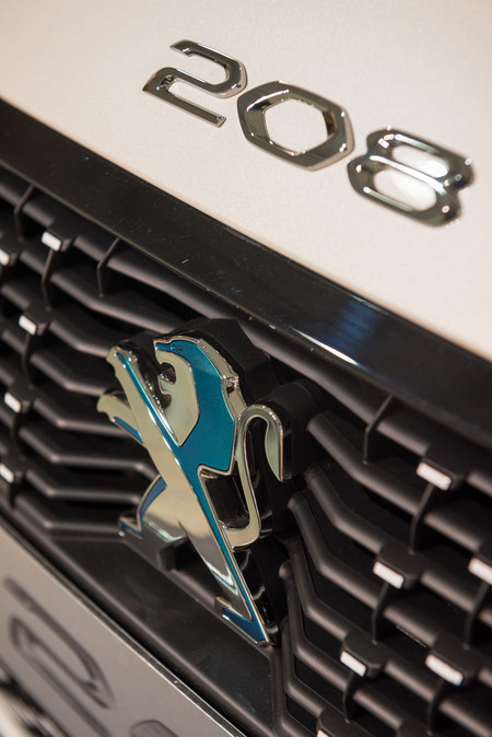 Peugeot e-208 2019 logo