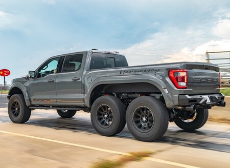 Hennessey Velociraptor 6x6 2022