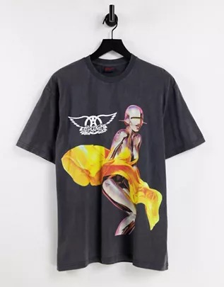 Camiseta extragrande con lavado negro y estampado de Aerosmith de Topman