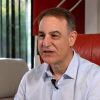 Pablo Gil, experto en economía: "La verdadera libertad financiera no consiste en hacerse millonario, sino en que el dinero deje de controlar tu vida" 