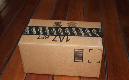 Amazon y sus repartidores tiene un mes para convertirse en operadores postales por exigencia de la CNMC: qué significa esto