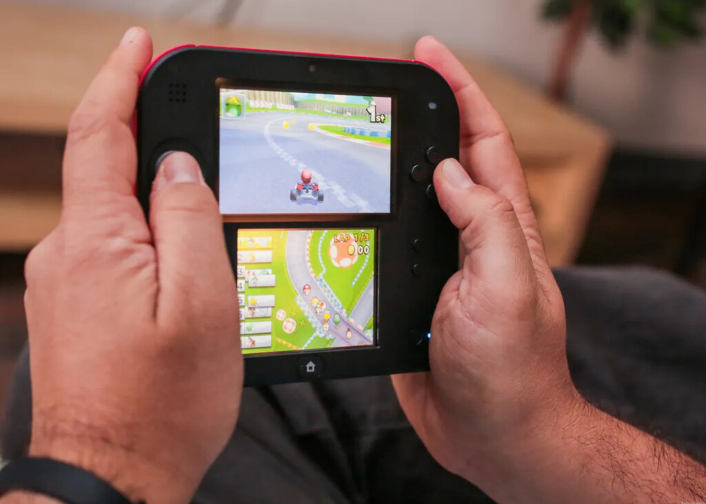La 2DS tiene un truco de diseño que nos engañó a todos: Nintendo rompió una de sus reglas  