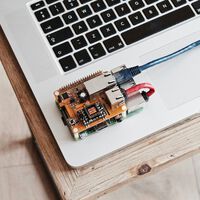 La IA ya es capaz de utilizar un ordenador por sí sola, pero los creadores han tomado medidas para evitar un posible desastre