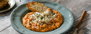 La receta griega, fácil y deliciosa, que puedes preparar para una cena colmada de proteínas 