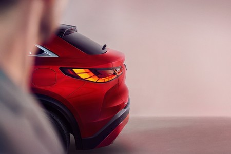 El Infiniti QX55 se deja ver tímidamente en este teaser: un nuevo SUV coupeizado de lujo está en camino