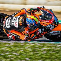 Jorge Navarro lidera con contundencia el primer día de pruebas de Moto2 y Moto3 en el circuito de Losail