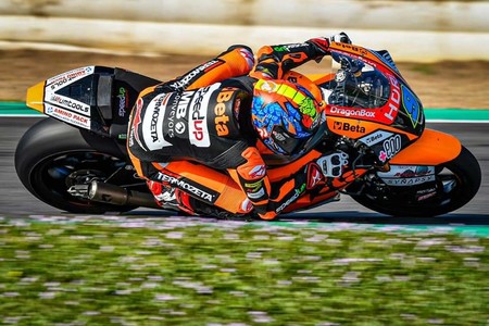 Jorge Navarro lidera con contundencia el primer día de pruebas de Moto2 y Moto3 en el circuito de Losail