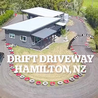 Vídeo: este aficionado al drift se ha construido un circuito en casa, porque él lo vale
