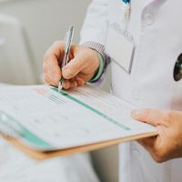 Situaciones que hacen enfadar a los médicos de urgencias, el hilo viral de un pediatra que ha causado polémica en redes