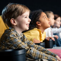 ¿Cuál es la edad recomendada para llevar a un niño al cine por primera vez?