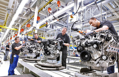 Los fabricantes de coches prevén que a principios de mayo ya podrán volver los trabajadores a todas las plantas