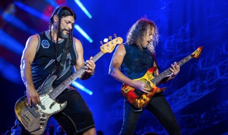 Más artistas se suben al debate de Apple Music: Smashing Pumpkins en contra, Metallica a favor