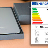 La etiqueta energética para móviles llega con una gráfica por colores que atrapa la mirada. En qué realmente debemos fijarnos