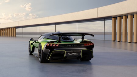Aston Martin Valhalla 2025