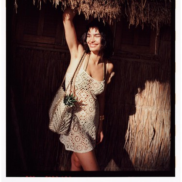 Acaban de llegar a Stradivarius los tres vestidos boho más estilosos para tus escapadas a la playa