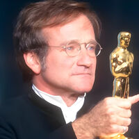 "Maravilloso, pero busca otro trabajo por si acaso": hace 28 años Robin Williams dio un emotivo discurso que conquistó a Hollywood 