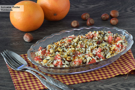 Ensalada de arroz y cuscús con pomelo y frutos secos. Receta saludable