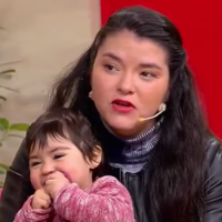 Una conductora de autobús de Chile, obligada a ir a trabajar con su bebé enferma, abre un fuerte debate sobre la conciliación