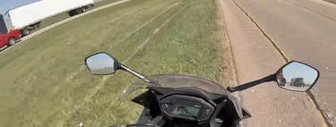 Cinco consejos para sobrevivir al viento en moto que aprendimos de este motorista con suerte