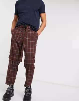 Pantalones de vestir extragrandes tapered a cuadros con bolsillos tipo cargo y cinturón de ASOS DESIGN