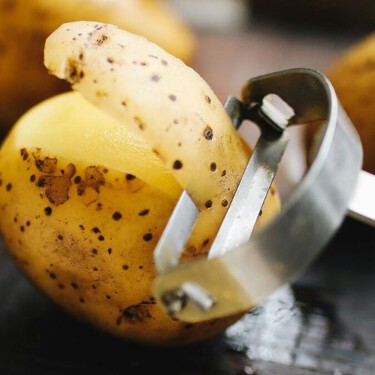 Deja de cocer las papas en agua hirviendo (por eso se rompen): con el truco del chef Maldonado quedarán perfectas