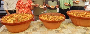 El pueblo de Álora, en Málaga, ha convertido su plato más tradicional en una fiesta: este sábado habrá sopas perotas gratis para todos 
