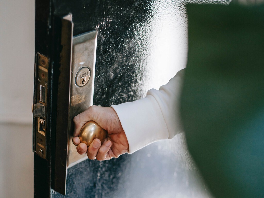 Esto es lo que hemos hecho en la comunidad de vecinos para pagar menos luz y solo ha costado 15 euros