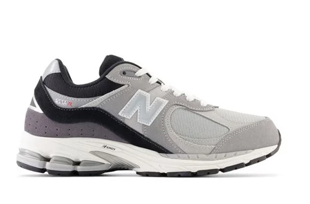 new balance 2002r