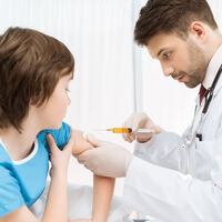 Los alumnos de la ESO y Bachillerato recibirán la vacuna contra la Covid dos semanas antes de regresar a clase