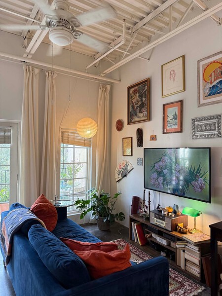 Mmiamarleys 400 Square Foot Florida Studio Apartment Has Vaulted Ceilings French Doors An In